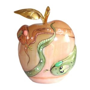 Фигурка Две змеи с яблоком,камень селенит