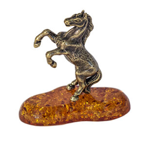 Сувенир “Лошадь на подставке” камень янтарь