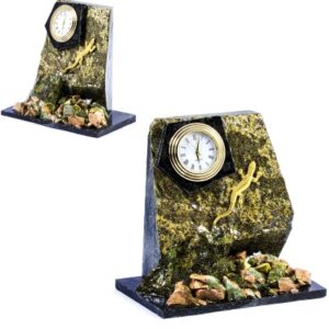 Часы из натурального камня “Ящерица на скале” Драгоценный камень змеевик