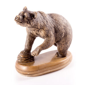Фигура «Бурый медведь» Драгоценный камень кальцит