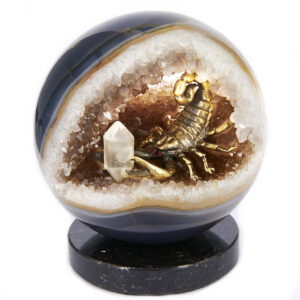 Фигурка «Скорпион с шаром», камни агат, цитрин