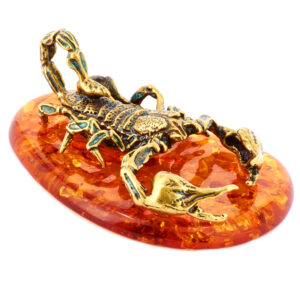 Фигурка из камня “Скорпион” Драгоценный камень янтарь Литье бронза