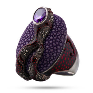 Кольцо серебряное «Королевская кобра», камни циркон, марказит, размер 16-20