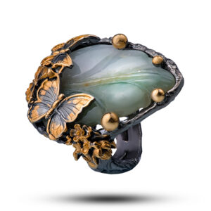 Кольцо серебряное «Мотыльки», камень жадеит, размер 18,25