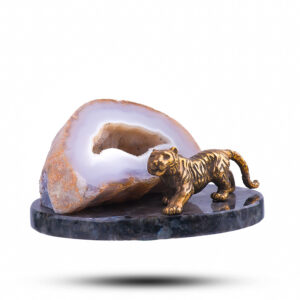 Фигурка «Тигр» из камня агат, основание празиолит, 8 см