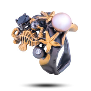 Женское серебряное кольцо с розовым жемчугом и фианитами Дары моря, размер16,5