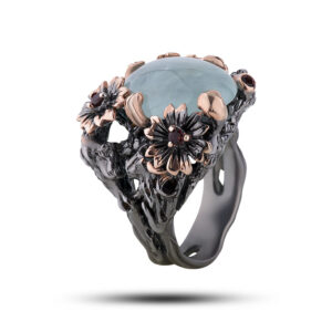 Кольцо серебряное, камни аквамарин, гранат, размер 17,5
