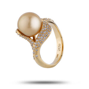 Кольцо золотое, камни бриллиант, жемчуг, размер 16,5