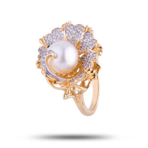 Кольцо золотое, с камнями бриллиант, жемчуг, размер 17