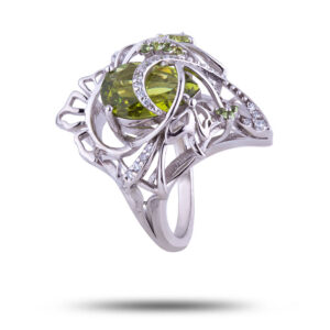 Серебряное кольцо с камнями хризолит, фианит, размер 17