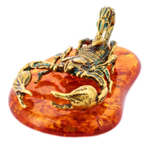 Фигурка из камня “Скорпион” Драгоценный камень янтарь Литье бронза