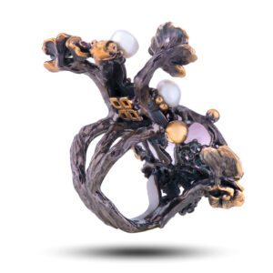 Кольцо серебряное “Мотыльки”, камни розовый кварц, родолит, жемчуг, размер 17