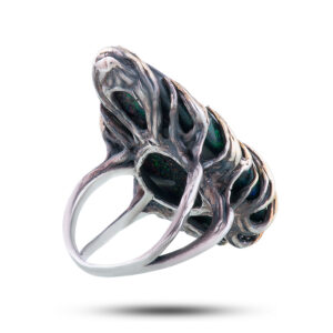 Кольцо серебряное, камень чёрный опал, размер 18