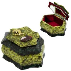 Шкатулка «Ящерица на камне», камни змеевик, яшма, 145 мм