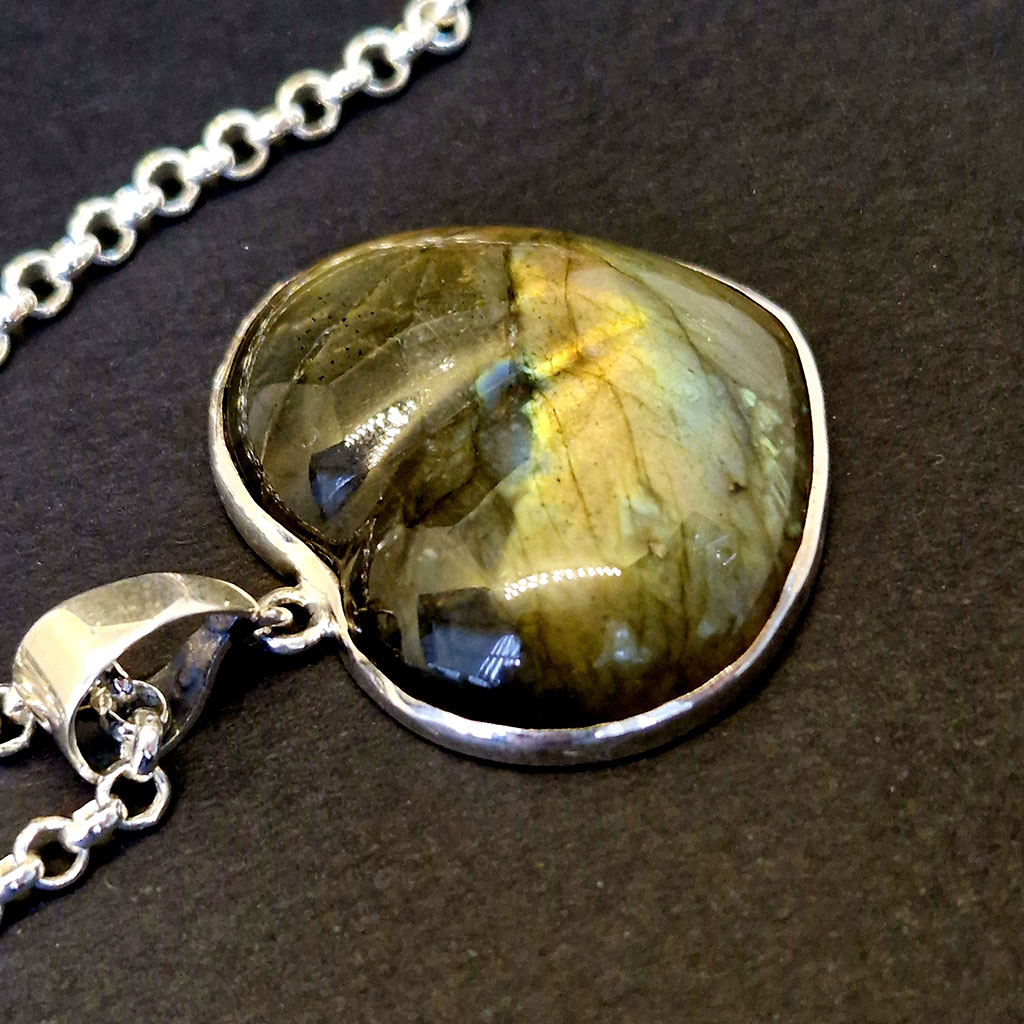 Кулон БВР-0297, камень лабрадор, серебро