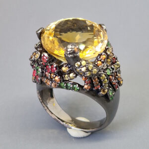 Кольцо НГ-3569, камни цитрин, корунд, сапфир, тсаворит, размер 18